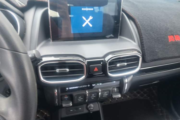 Used Dongfeng Aeolus AX4 2017 1.6L DCT Trendy Style Audio And AC Panel
