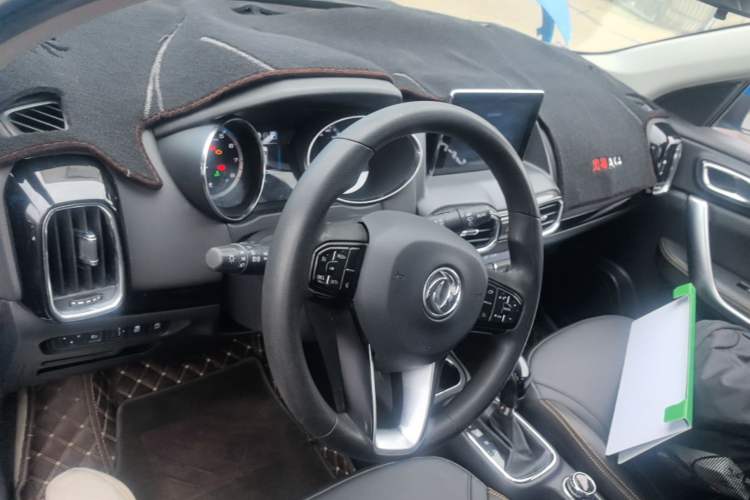 Used Dongfeng Aeolus AX4 2017 1.6L DCT Trendy Style Center Console