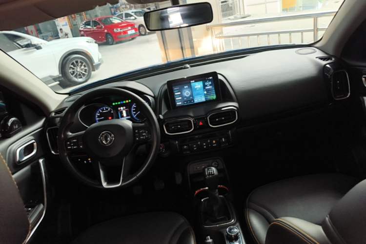 Used Dongfeng Aeolus AX4 2017 1.6L Manual ChaoShang Model Center Console