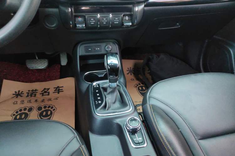 Used Dongfeng Aeolus AX4 2017 1.6L DCT Trendy Style Gear Lever