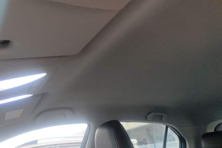 Used Dongfeng Aeolus AX4 2017 1.6L DCT Trendy Style Headliner