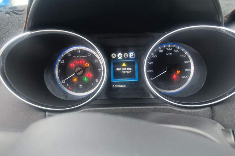 Used Dongfeng Aeolus AX4 2017 1.6L DCT Trendy Style Instrument Cluster