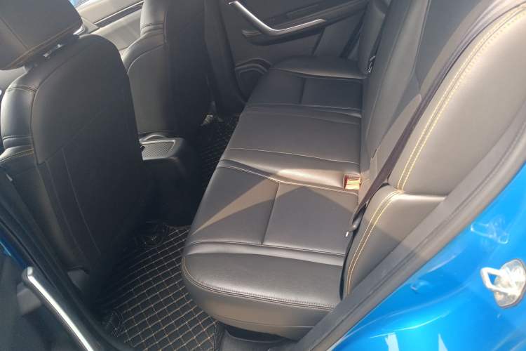 Used Dongfeng Aeolus AX4 2017 1.6L Manual ChaoShang Model Interior 1