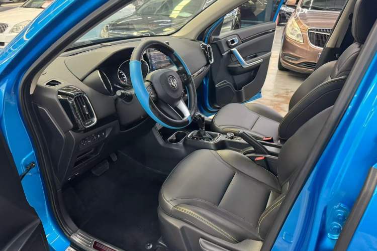 Used Dongfeng Aeolus AX4 2017 1.6L DCT Trendy Style Interior 2