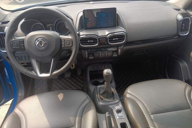 Used Dongfeng Aeolus AX4 2017 1.6L Manual ChaoShang Model Interior 3