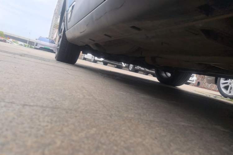 Used Dongfeng Aeolus AX4 2017 1.6L DCT Trendy Style Left Side Sill