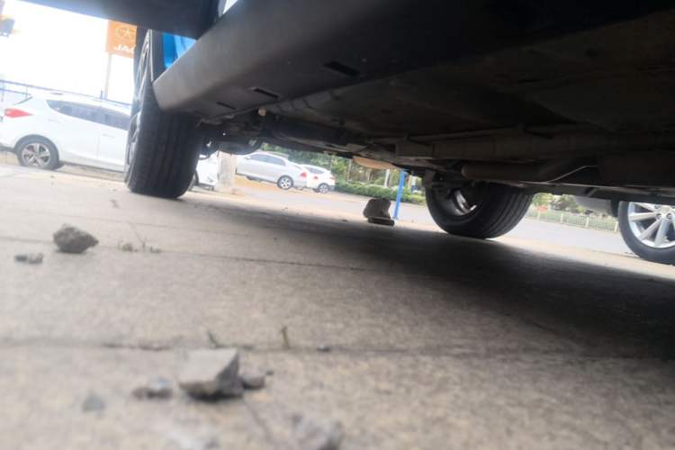 Used Dongfeng Aeolus AX4 2017 1.6L DCT Trendy Style Right Side Sill