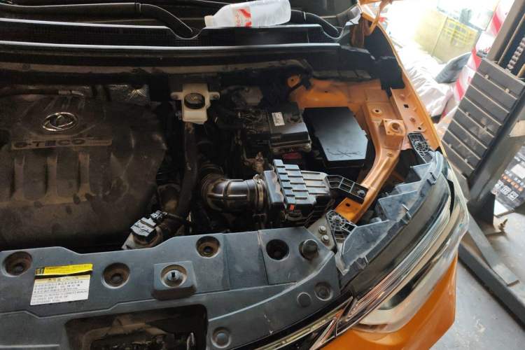 Used Dongfeng Aeolus AX4 2017 1.4T DCT Trendy & Stylish Model Engine Bay Left