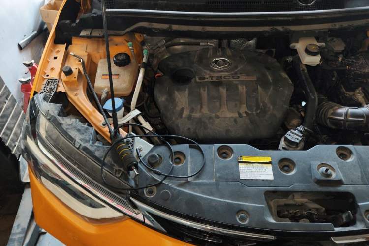 Used Dongfeng Aeolus AX4 2017 1.4T DCT Trendy & Stylish Model Engine Bay Right