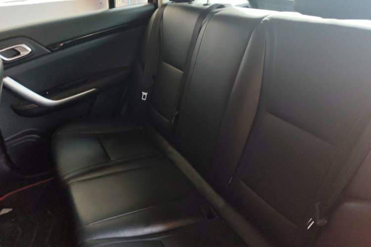 Used Dongfeng Aeolus AX4 2017 1.4T DCT Trendy & Stylish Model Left Rear Seat