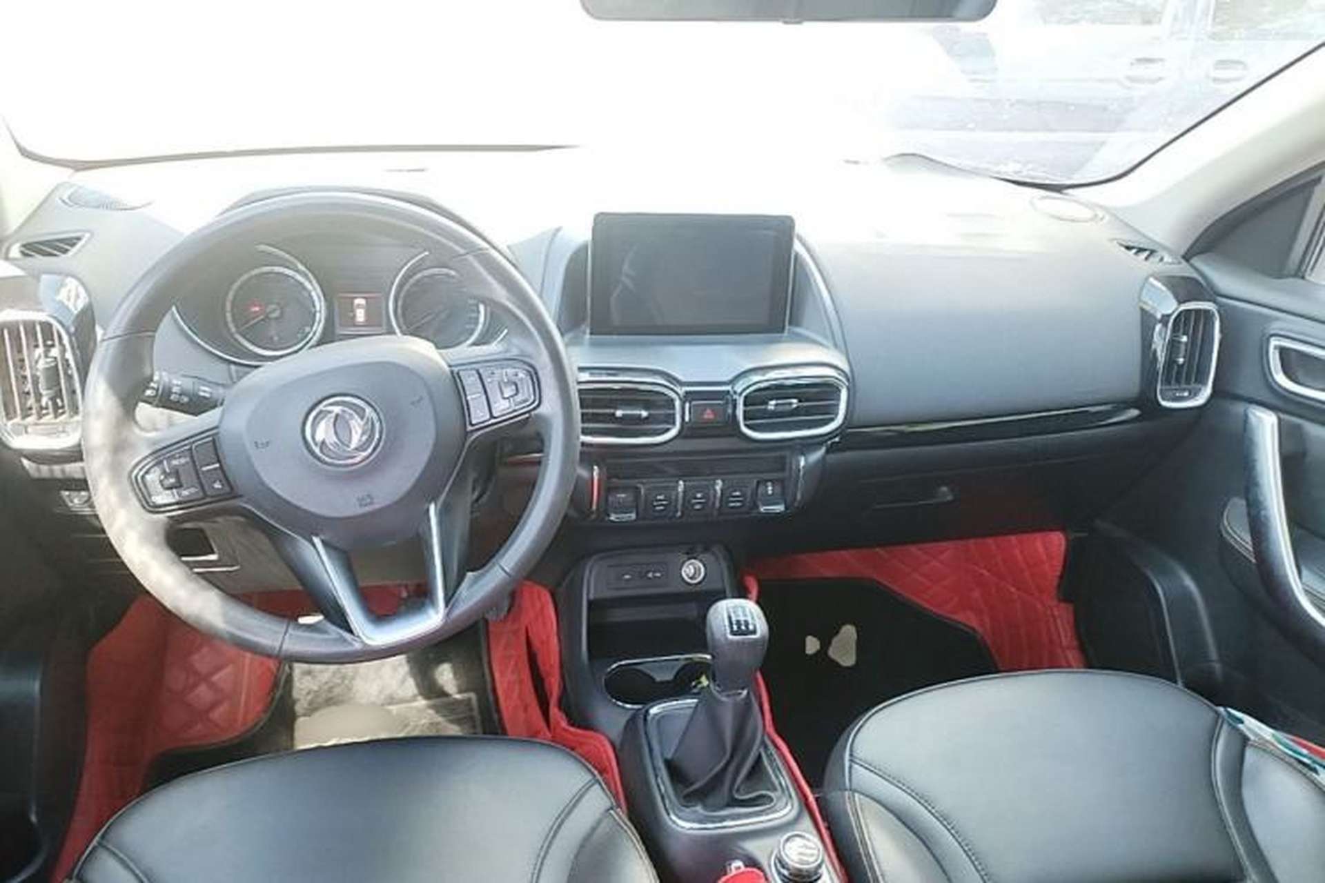 Used Dongfeng Aeolus AX4 2017 1.6L Manual ChaoShang Model Center Console