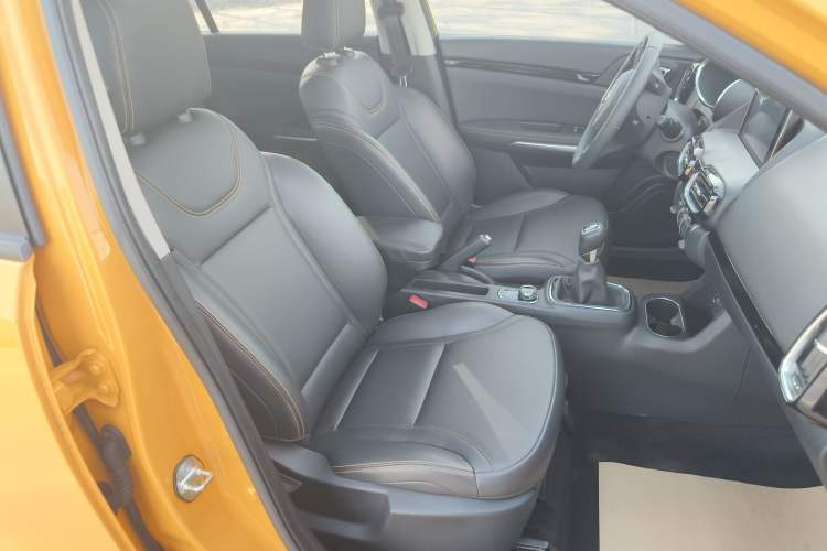 Used Dongfeng Aeolus AX4 2017 1.6L Manual Chao Yue Model Right Front Seat