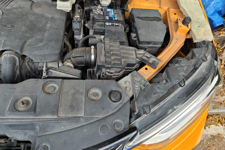 Used Dongfeng Aeolus AX4 2017 1.6L DCT Trendy Style Engine Bay Left