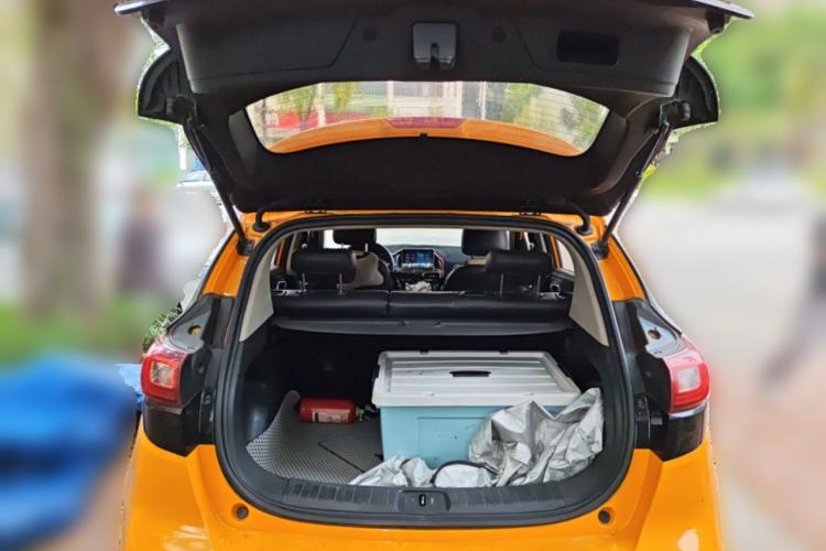 Used Dongfeng Aeolus AX4 2017 1.6L DCT Trendy Style Trunk