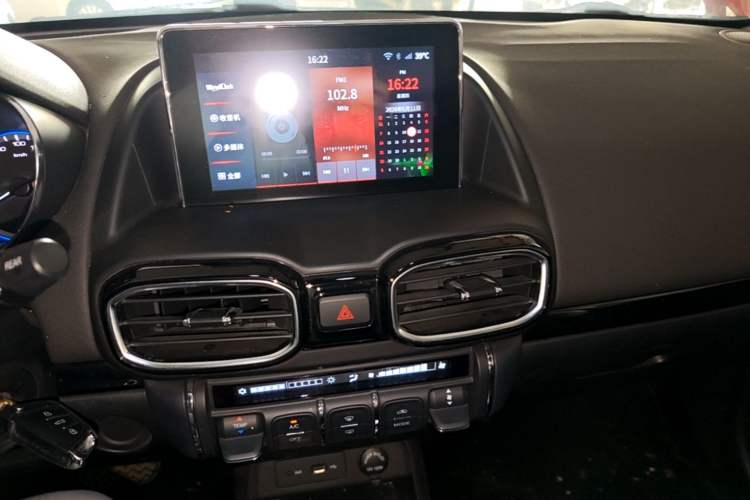 Used Dongfeng Aeolus AX4 2017 1.6L DCT Trendy Style Audio And AC Panel
