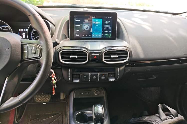 Used Dongfeng Aeolus AX4 2017 1.6L DCT Trendy Style Audio And AC Panel