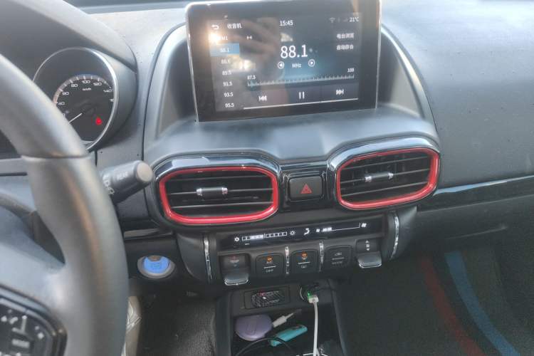 Used Dongfeng Aeolus AX4 2017 1.4T DCT Trendy Edition Audio And AC Panel