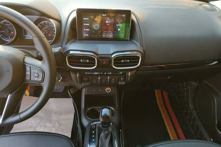 Used Dongfeng Aeolus AX4 2017 1.6L DCT Trendy Style Audio And AC Panel