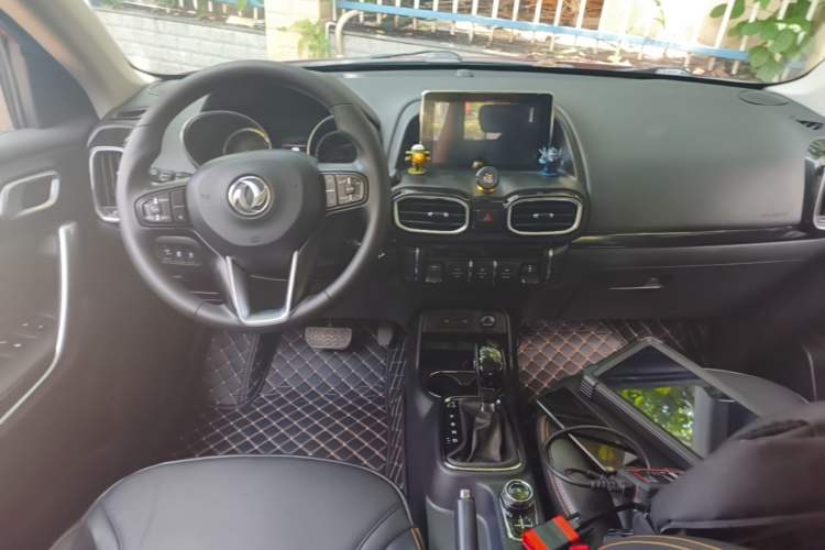 Used Dongfeng Aeolus AX4 2017 1.6L DCT Trendy Style Center Console