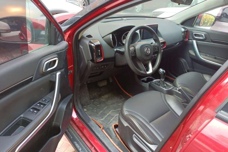 Used Dongfeng Aeolus AX4 2017 1.6L DCT Trendy Style Driver Seat