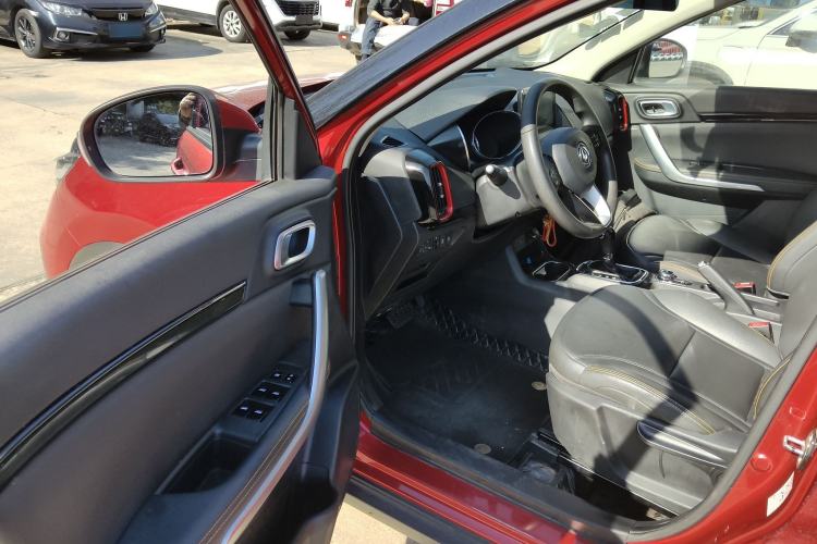 Used Dongfeng Aeolus AX4 2017 1.6L DCT Trendy Style Driver Seat