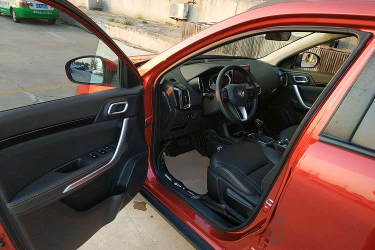 Used Dongfeng Aeolus AX4 2017 1.6L DCT Trendy Style Driver Seat