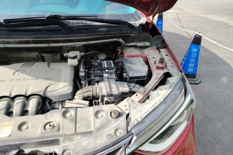 Used Dongfeng Aeolus AX4 2017 1.6L DCT Trendy Style Engine Bay Left