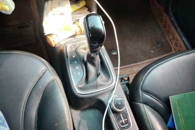 Used Dongfeng Aeolus AX4 2017 1.6L DCT Trendy Style Gear Lever