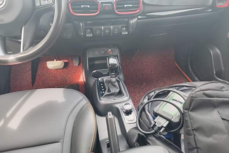 Used Dongfeng Aeolus AX4 2017 1.6L DCT Trendy Style Gear Lever