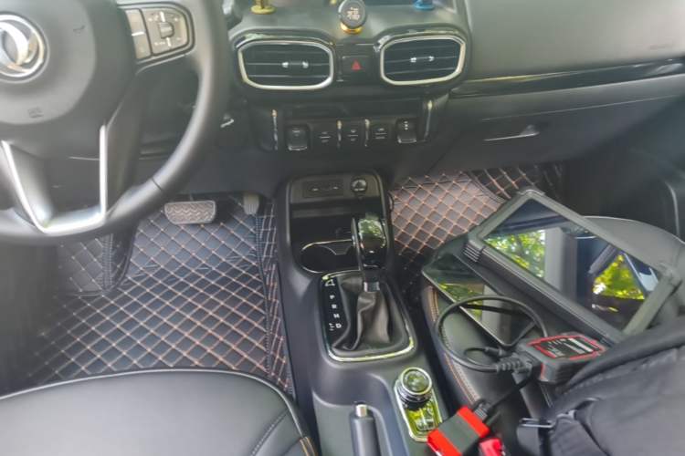 Used Dongfeng Aeolus AX4 2017 1.6L DCT Trendy Style Gear Lever