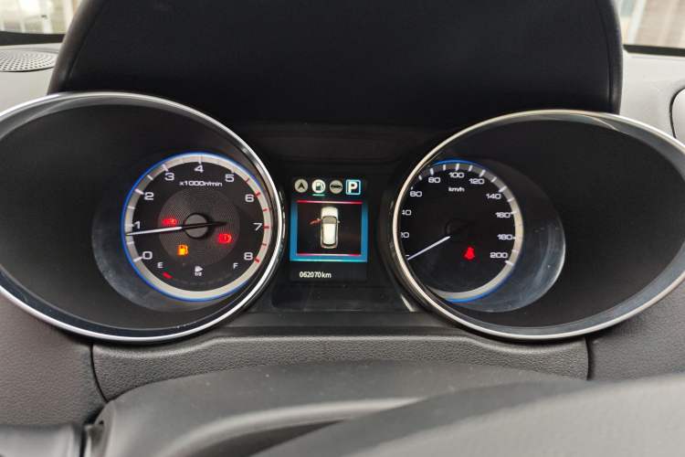 Used Dongfeng Aeolus AX4 2017 1.6L DCT Trendy Style Instrument Cluster