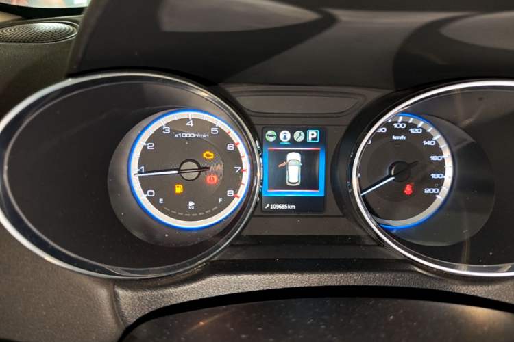 Used Dongfeng Aeolus AX4 2017 1.6L DCT Trendy Style Instrument Cluster