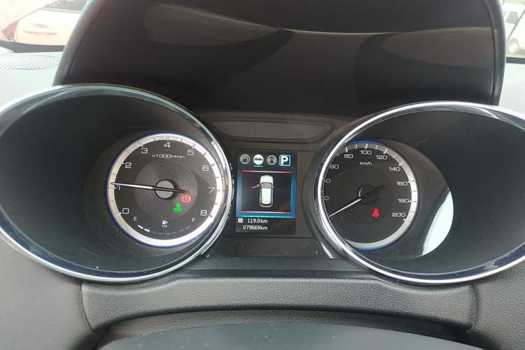 Used Dongfeng Aeolus AX4 2017 1.6L DCT Trendy Style Instrument Cluster