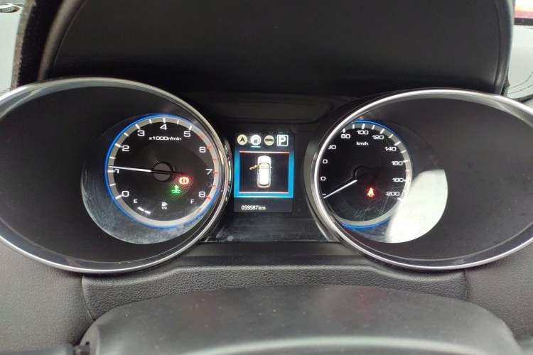 Used Dongfeng Aeolus AX4 2017 1.6L DCT Trendy Style Instrument Cluster