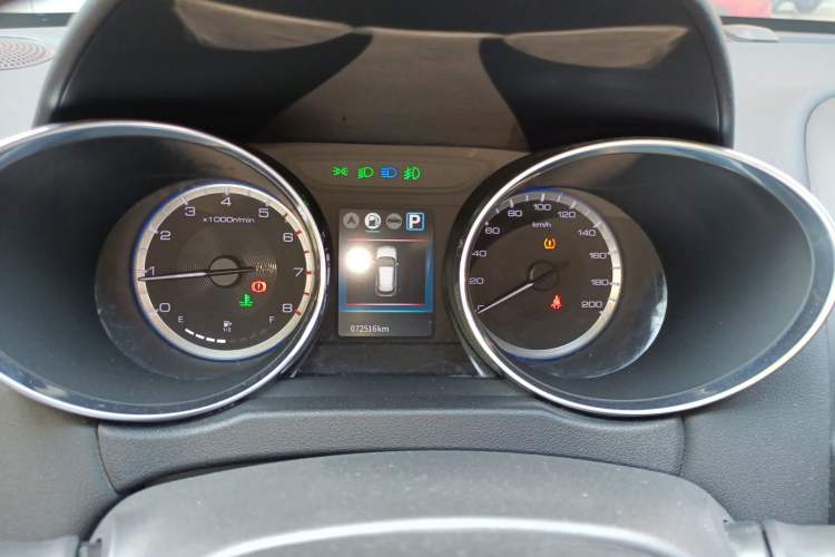 Used Dongfeng Aeolus AX4 2017 1.6L DCT Trendy Style Instrument Cluster