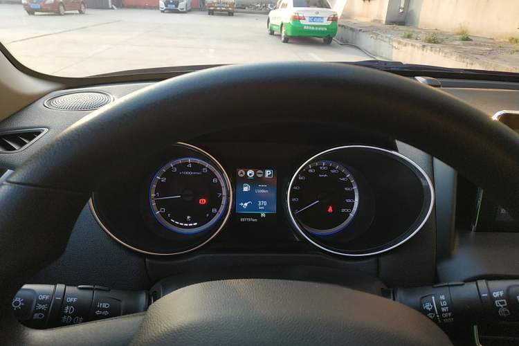 Used Dongfeng Aeolus AX4 2017 1.6L DCT Trendy Style Instrument Cluster