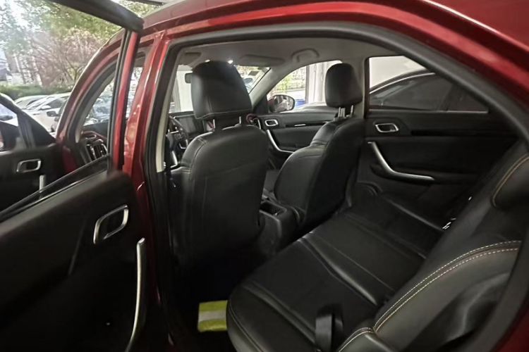 Used Dongfeng Aeolus AX4 2017 1.6L DCT Trendy Style Interior 1