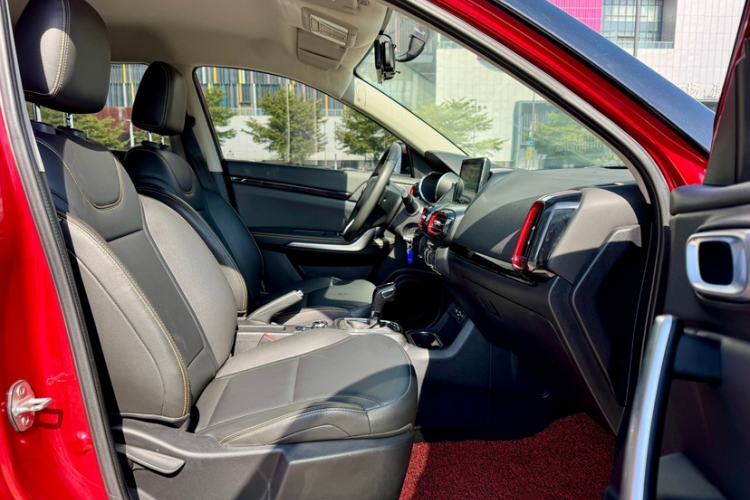 Used Dongfeng Aeolus AX4 2017 1.6L DCT Trendy Style Interior 1