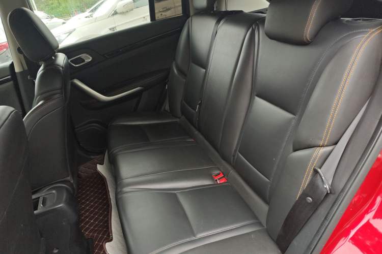 Used Dongfeng Aeolus AX4 2017 1.6L DCT Trendy Style Interior 1
