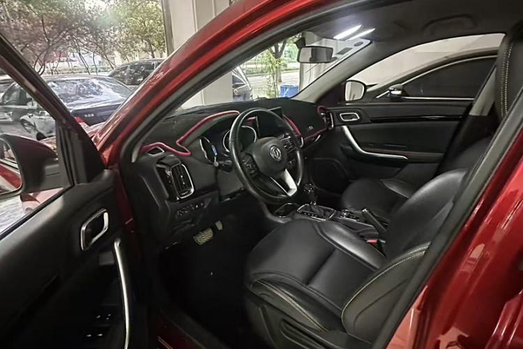 Used Dongfeng Aeolus AX4 2017 1.6L DCT Trendy Style Interior 2