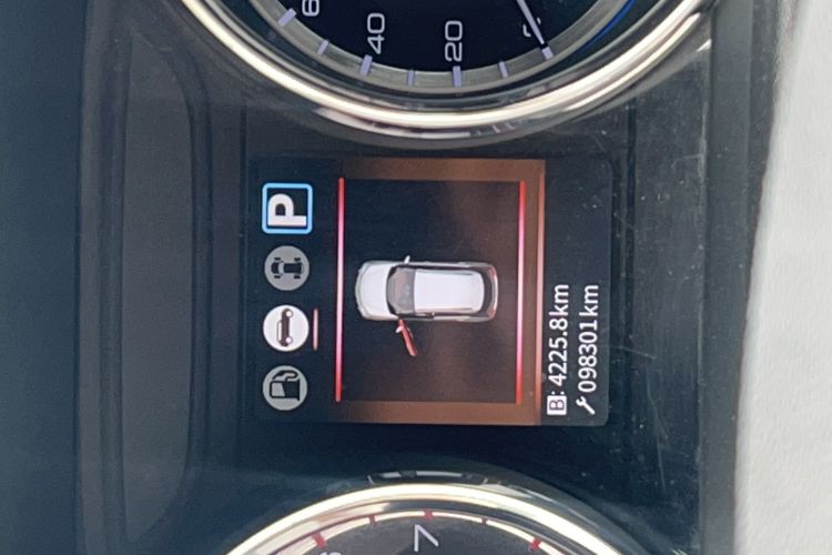Used Dongfeng Aeolus AX4 2017 1.6L DCT Trendy Style Interior 2