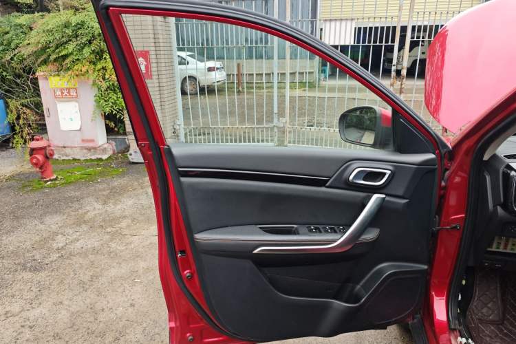 Used Dongfeng Aeolus AX4 2017 1.6L DCT Trendy Style Left Front Door Interior