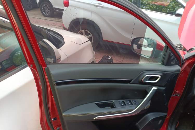Used Dongfeng Aeolus AX4 2017 1.6L DCT Trendy Style Left Front Door Interior