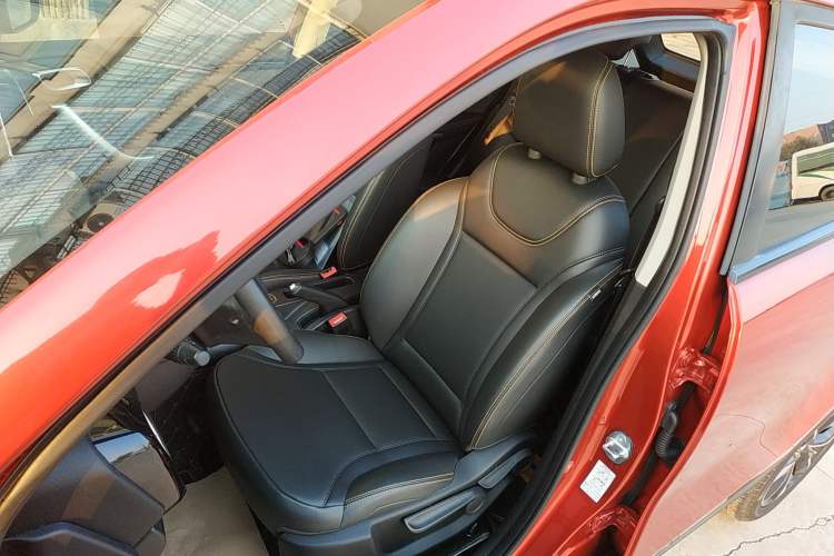 Used Dongfeng Aeolus AX4 2017 1.6L DCT Trendy Style Left Front Seat
