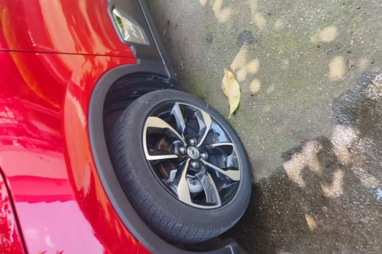 Used Dongfeng Aeolus AX4 2017 1.6L DCT Trendy Style Left Front Wheel Hub