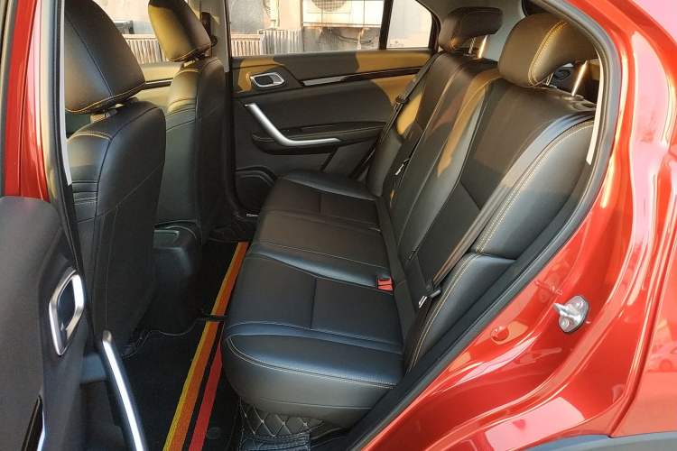 Used Dongfeng Aeolus AX4 2017 1.6L DCT Trendy Style Left Rear Seat