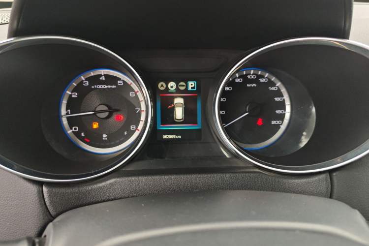 Used Dongfeng Aeolus AX4 2017 1.6L DCT Trendy Style Odometer Close Up