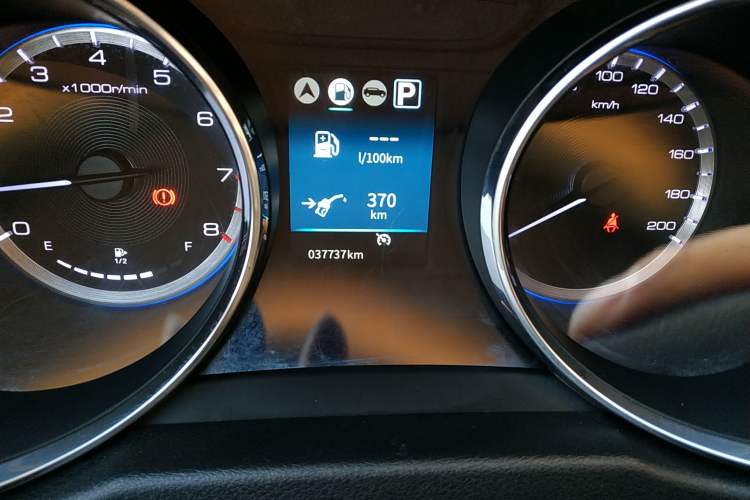 Used Dongfeng Aeolus AX4 2017 1.6L DCT Trendy Style Odometer Close Up