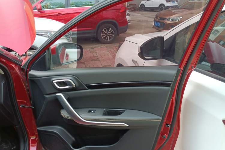 Used Dongfeng Aeolus AX4 2017 1.6L DCT Trendy Style Right Front Door Interior