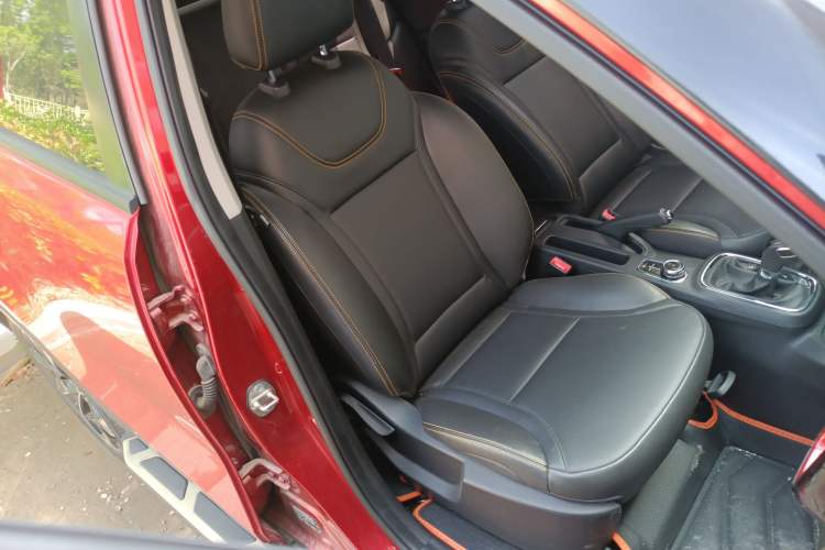 Used Dongfeng Aeolus AX4 2017 1.6L DCT Trendy Style Right Front Seat